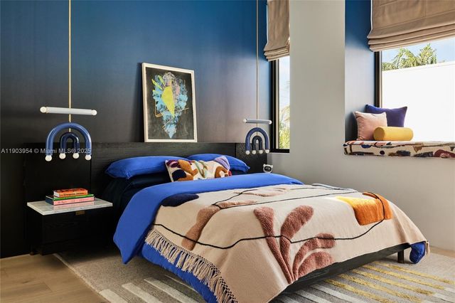 2053 N Bay Rd, Miami Beach, FL 33140