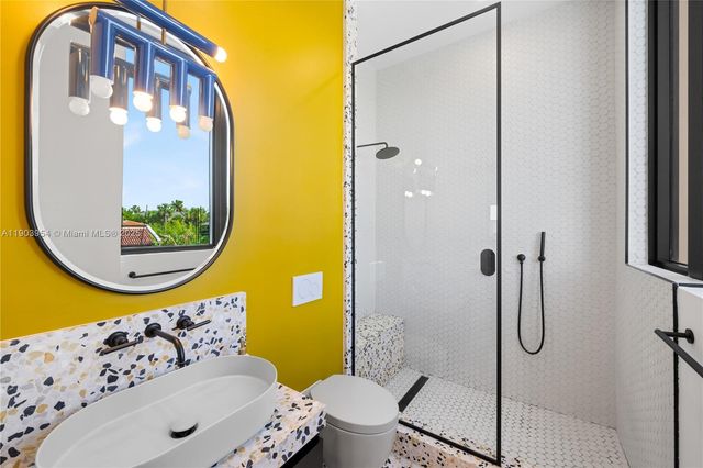 2053 N Bay Rd, Miami Beach, FL 33140