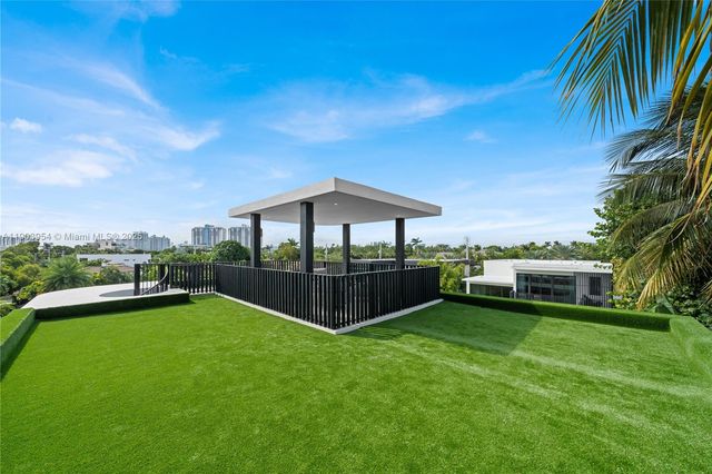 2053 N Bay Rd, Miami Beach, FL 33140