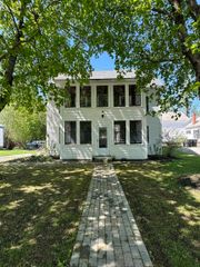 8 Main Street, Bennington, NH 03442