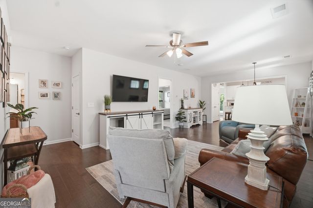 5946 Rollingwood Way, Hoschton, GA 30548