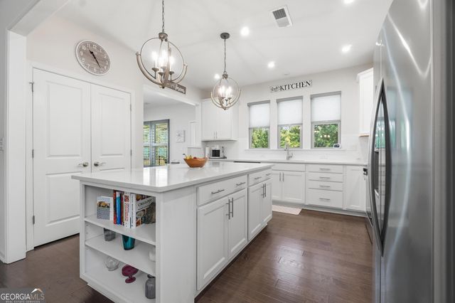 5946 Rollingwood Way, Hoschton, GA 30548