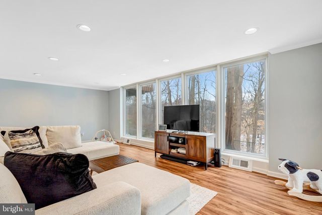10001 BIG ROCK RD, Silver Spring, MD 20901