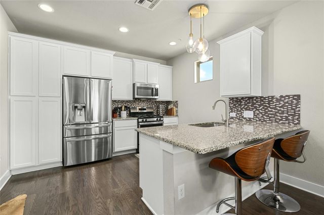 7714 Easy Wind DR, Austin, TX 78757