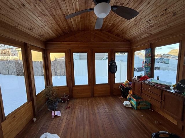 471 Butman Rd, Lowell, MA 01852