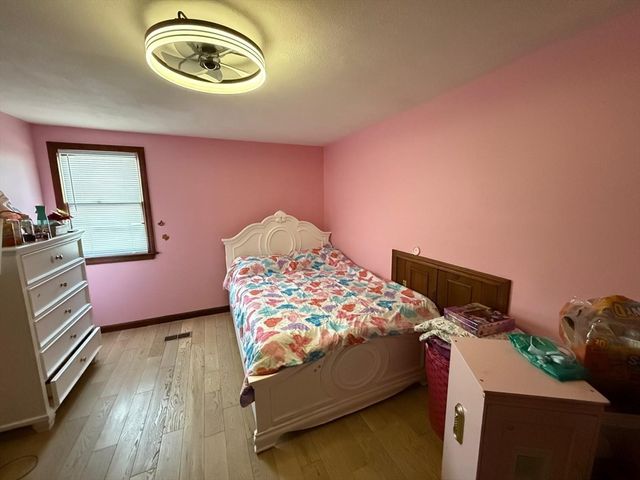 471 Butman Rd, Lowell, MA 01852