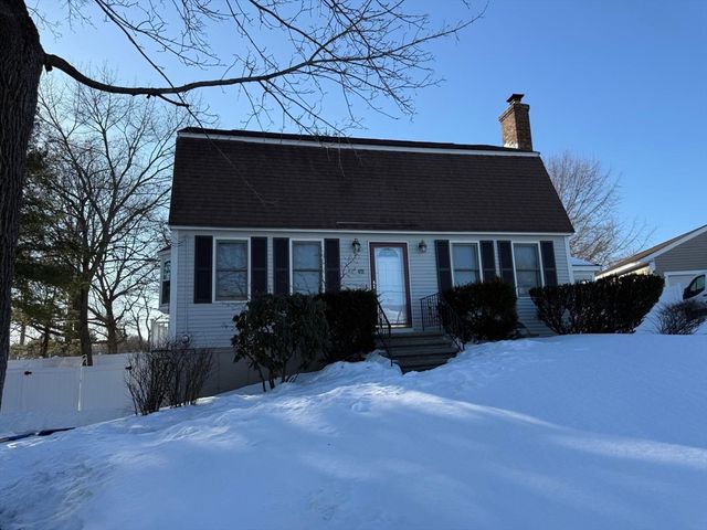 471 Butman Rd, Lowell, MA 01852