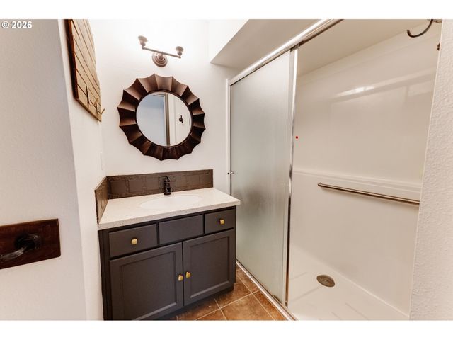 9765 Sw OAKS Ln, Portland, OR 97224