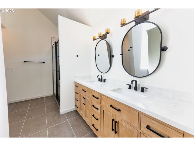 9765 Sw OAKS Ln, Portland, OR 97224