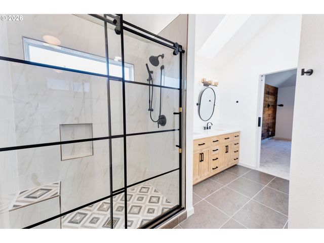 9765 Sw OAKS Ln, Portland, OR 97224