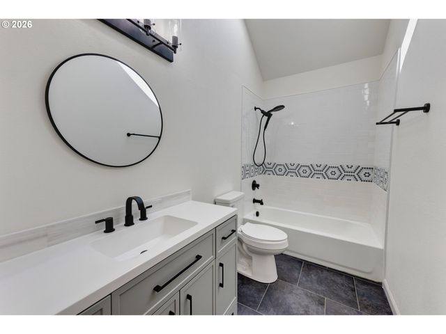 9765 Sw OAKS Ln, Portland, OR 97224