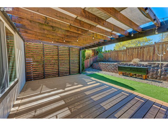 9765 Sw OAKS Ln, Portland, OR 97224