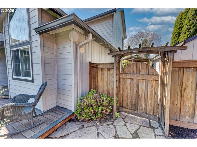 9765 Sw OAKS Ln, Portland, OR 97224