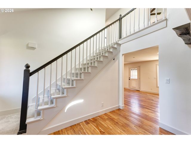 9765 Sw OAKS Ln, Portland, OR 97224