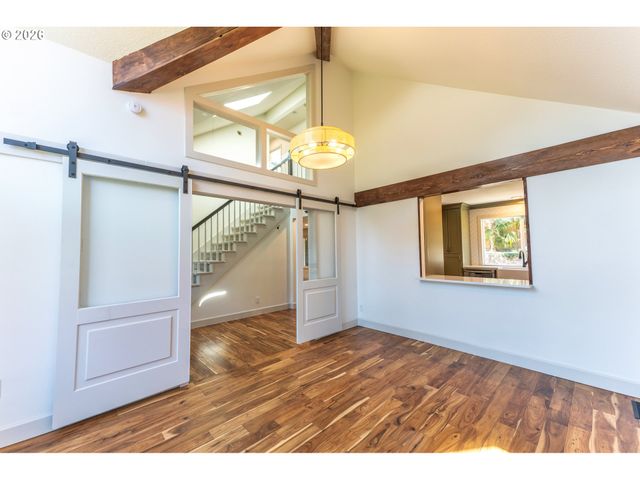 9765 Sw OAKS Ln, Portland, OR 97224