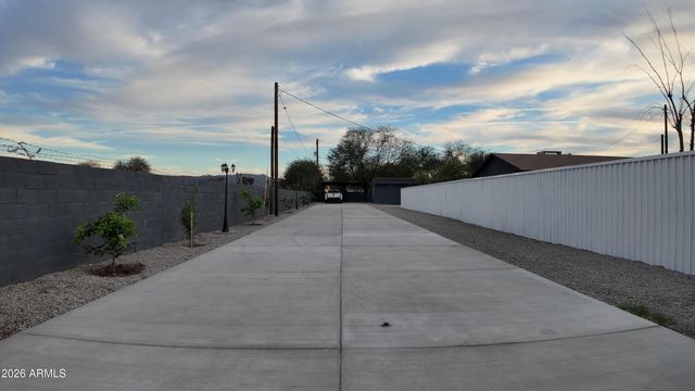 1109 W BROADWAY Road B, Phoenix, AZ 85041