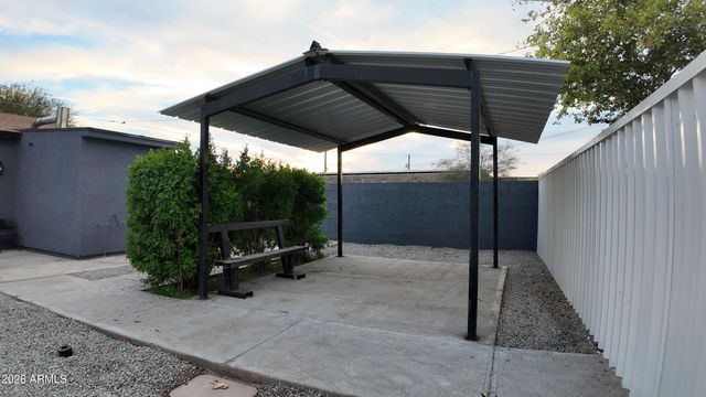 1109 W BROADWAY Road B, Phoenix, AZ 85041