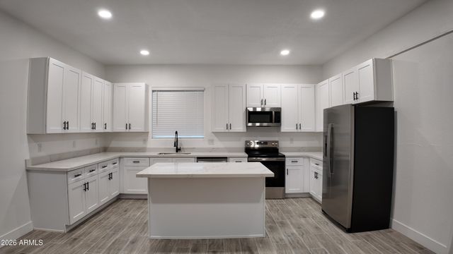 1109 W BROADWAY Road B, Phoenix, AZ 85041