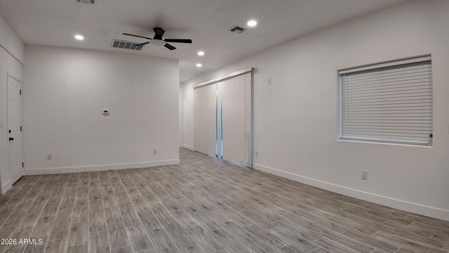 1109 W BROADWAY Road B, Phoenix, AZ 85041