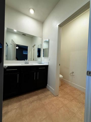 3894 E Commerce Way, Sacramento, CA 95834