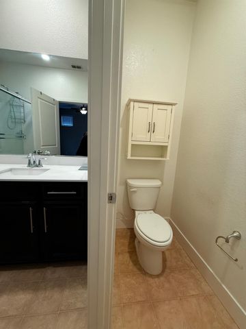 3894 E Commerce Way, Sacramento, CA 95834