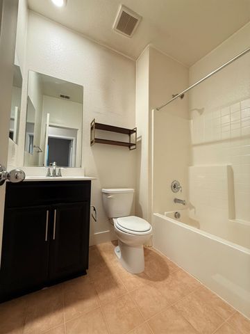 3894 E Commerce Way, Sacramento, CA 95834