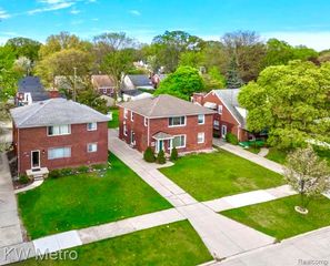 2180-2182 Vernier Road, Grosse Pointe Woods, MI 48236