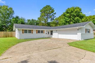 2607 Calle De Feliz Street, Gautier, MS 39553
