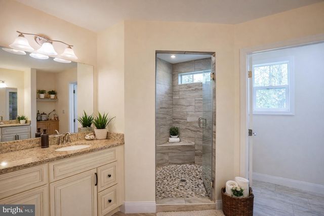 7313 BYRNELEY LN, Annandale, VA 22003