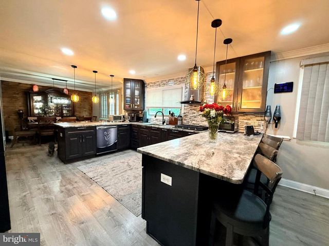 1338 SHERWOOD DR, Vineland, NJ 08361
