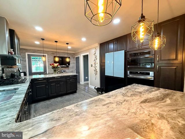 1338 SHERWOOD DR, Vineland, NJ 08361