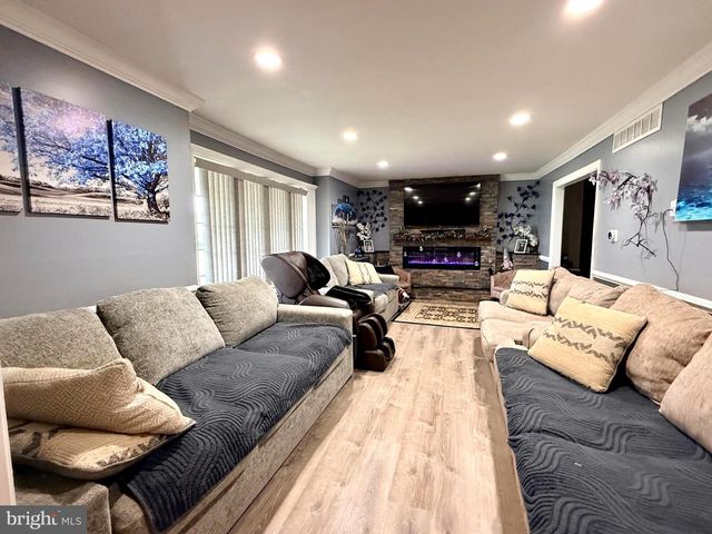 1338 SHERWOOD DR, Vineland, NJ 08361