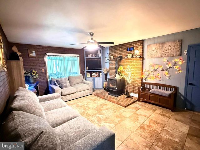1338 SHERWOOD DR, Vineland, NJ 08361