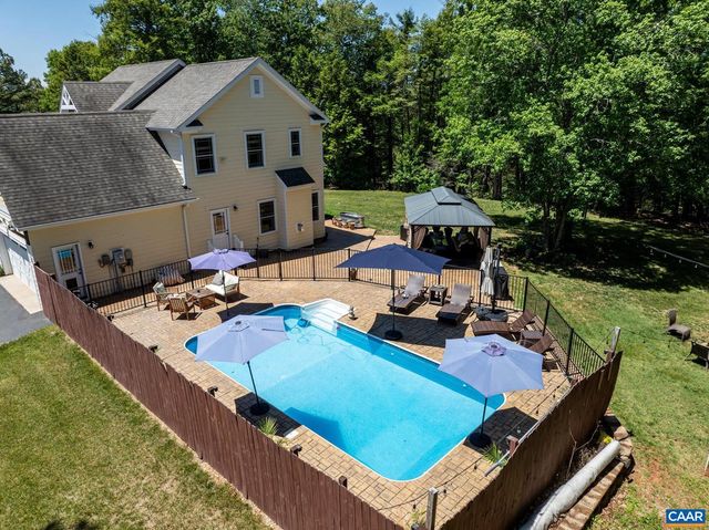 490 TWO RIVERS DR, Troy, VA 22974