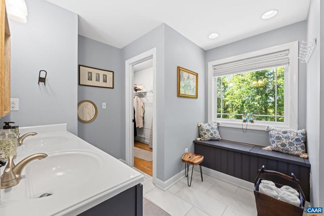 490 TWO RIVERS DR, Troy, VA 22974