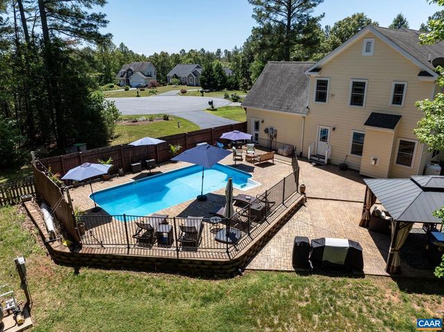 490 TWO RIVERS DR, Troy, VA 22974