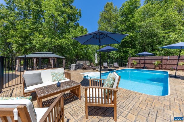 490 TWO RIVERS DR, Troy, VA 22974