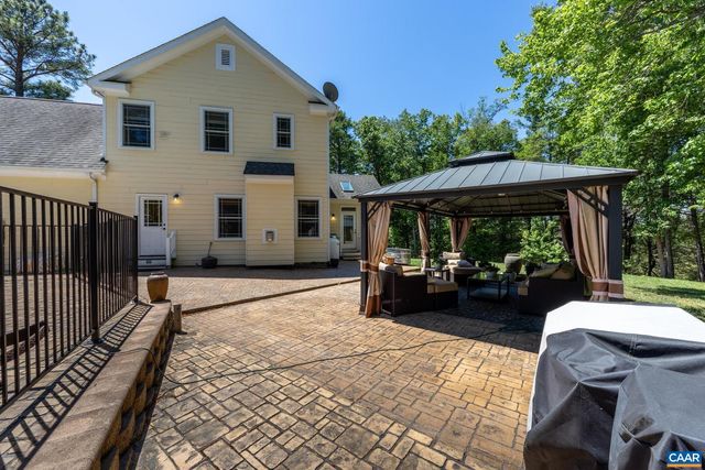 490 TWO RIVERS DR, Troy, VA 22974