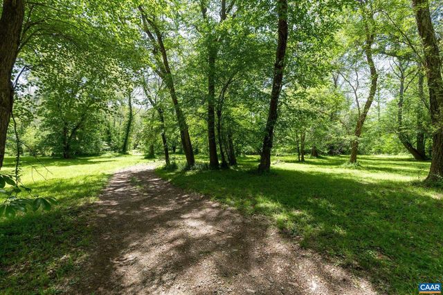 490 TWO RIVERS DR, Troy, VA 22974