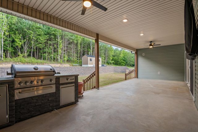 406 Green Brier Lane, Dunlap, TN 37327