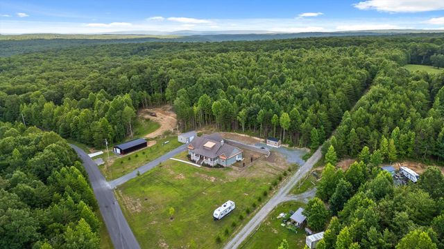 406 Green Brier Lane, Dunlap, TN 37327