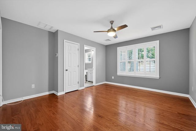 18 TENBY CHASE DR, Voorhees, NJ 08043