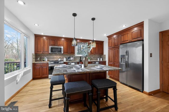 18 TENBY CHASE DR, Voorhees, NJ 08043