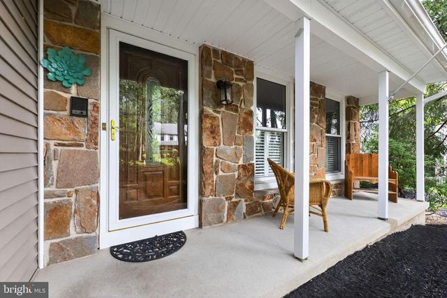 18 TENBY CHASE DR, Voorhees, NJ 08043