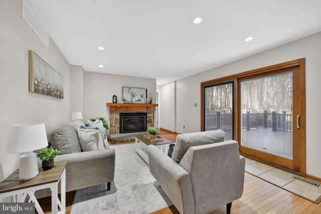 18 TENBY CHASE DR, Voorhees, NJ 08043