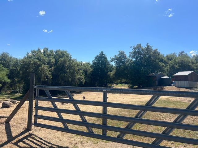 33477 Cottontail, Auberry, CA 93602