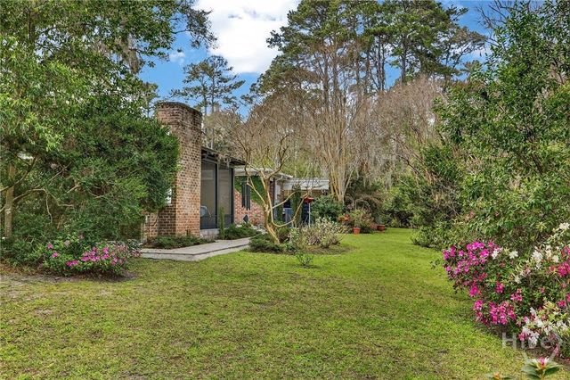 4 Club Circle, Savannah, GA 31406