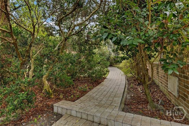 4 Club Circle, Savannah, GA 31406