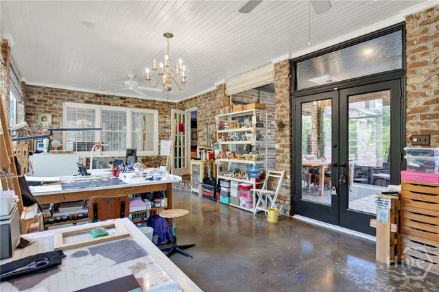 4 Club Circle, Savannah, GA 31406