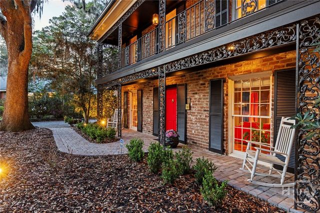 4 Club Circle, Savannah, GA 31406